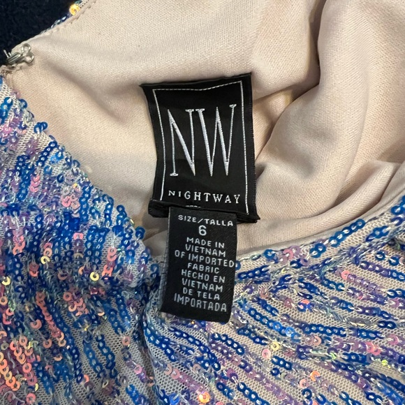 Nightway Formal Dress - Picture 5 of 10